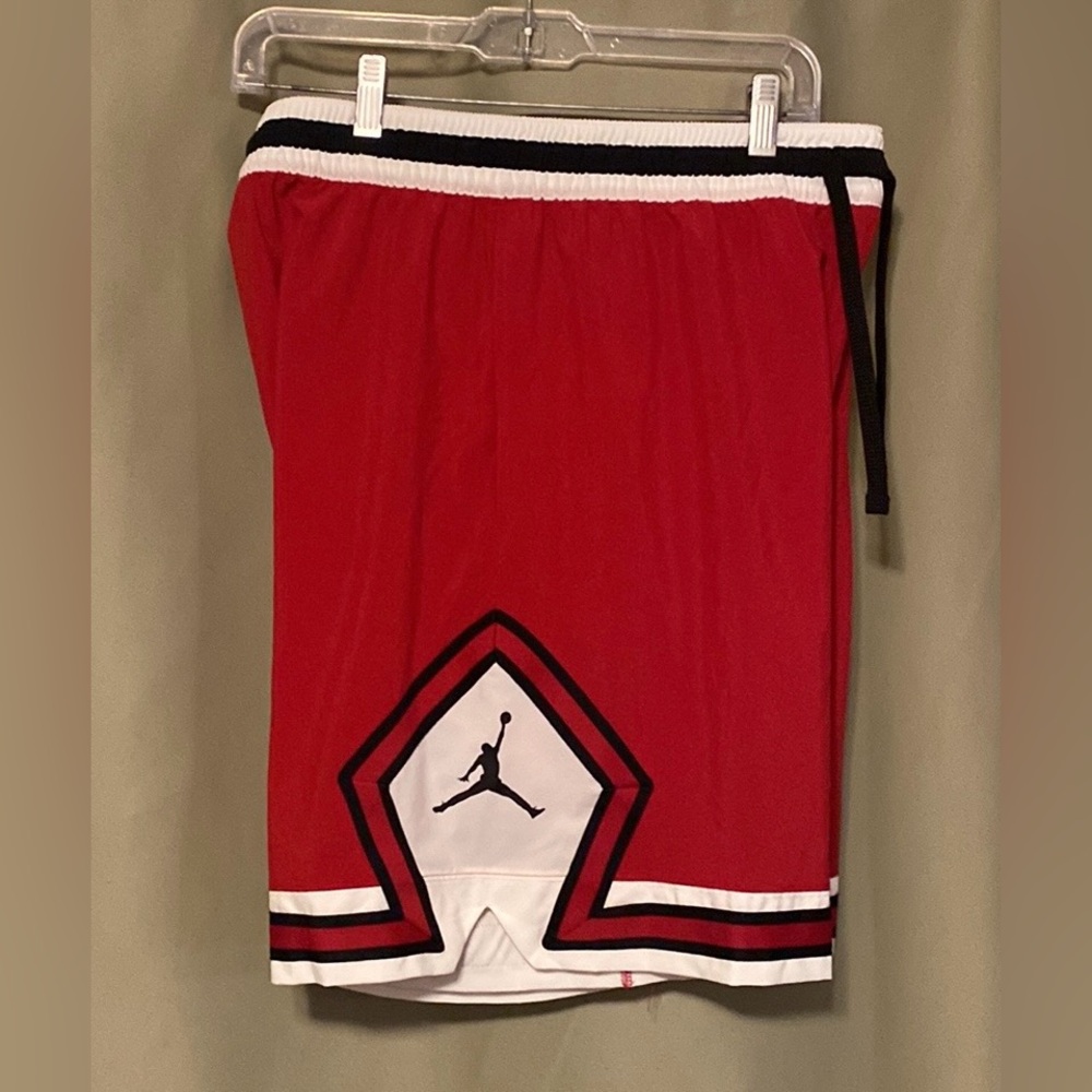 Nike Jordan Diamond Dri-Fit Basketball Shorts Men's Red and White Athletic XL